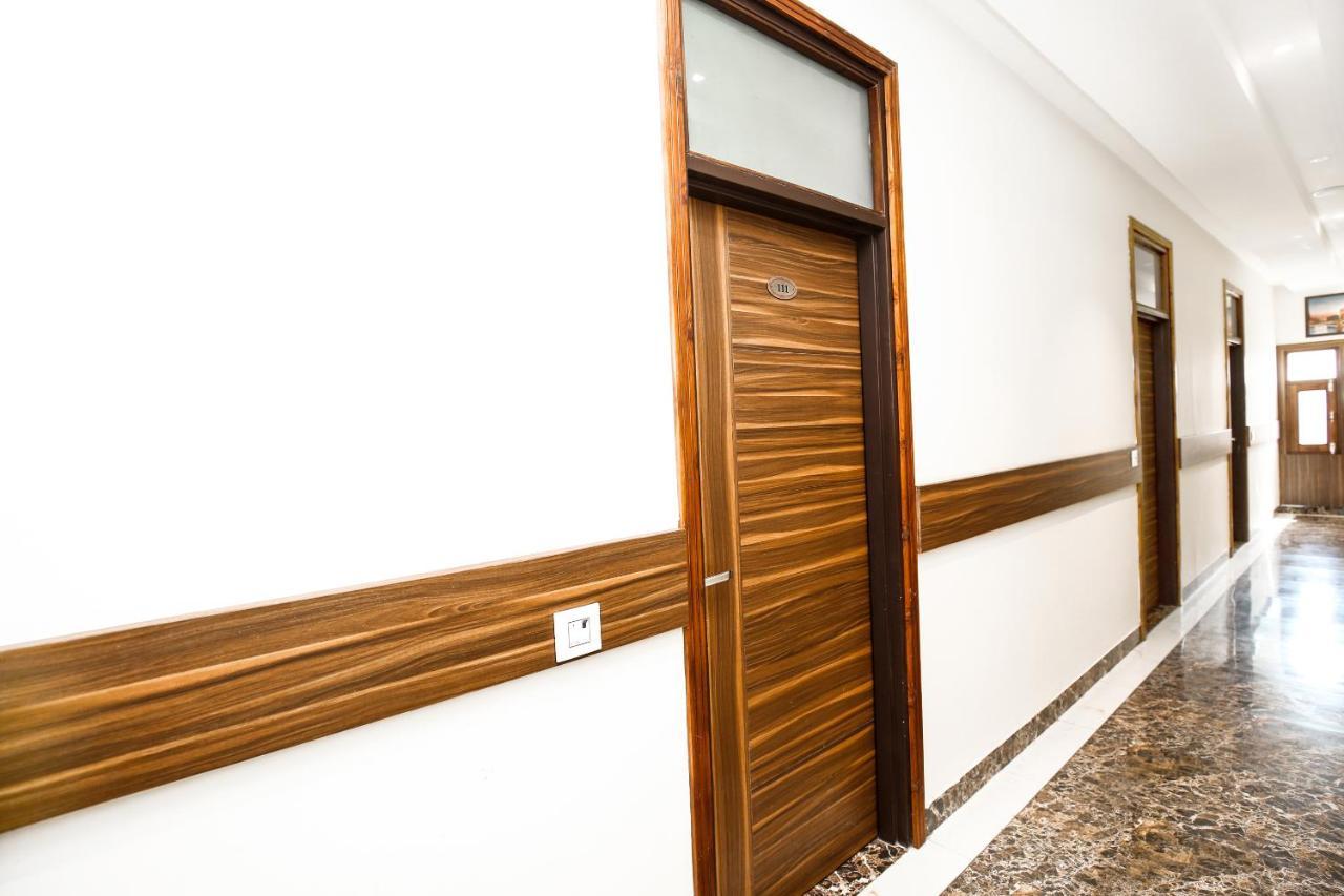 Hotel Woodcrest Zirakpur - Best Family Hotel By - A Unit Of Sidham Group Extérieur photo