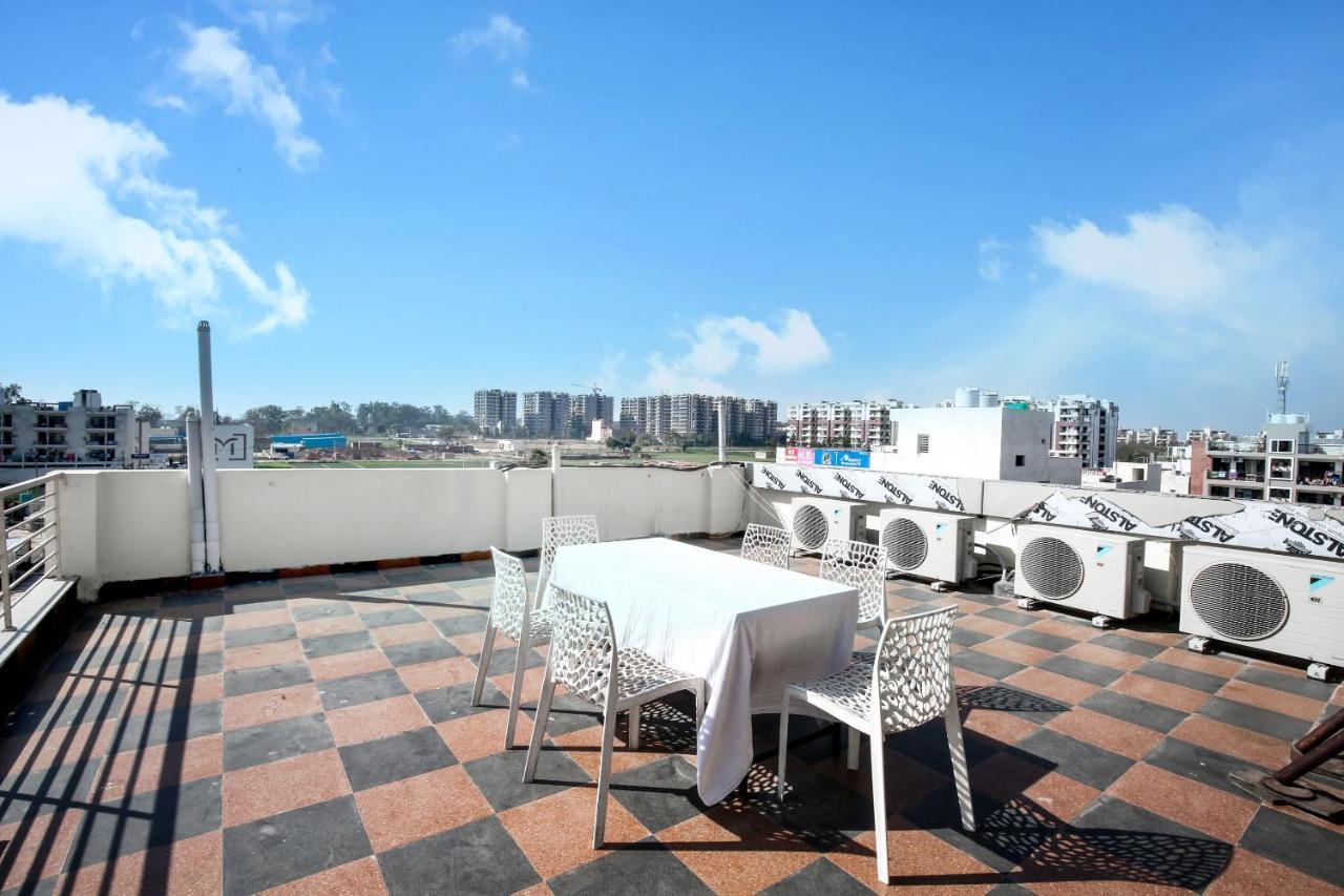 Hotel Woodcrest Zirakpur - Best Family Hotel By - A Unit Of Sidham Group Extérieur photo