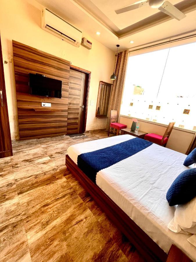 Hotel Woodcrest Zirakpur - Best Family Hotel By - A Unit Of Sidham Group Extérieur photo