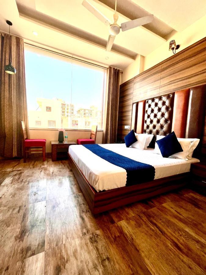 Hotel Woodcrest Zirakpur - Best Family Hotel By - A Unit Of Sidham Group Extérieur photo