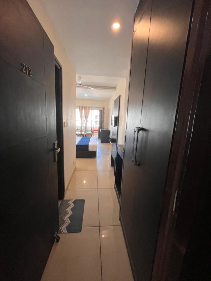 Hotel Woodcrest Zirakpur - Best Family Hotel By - A Unit Of Sidham Group Extérieur photo