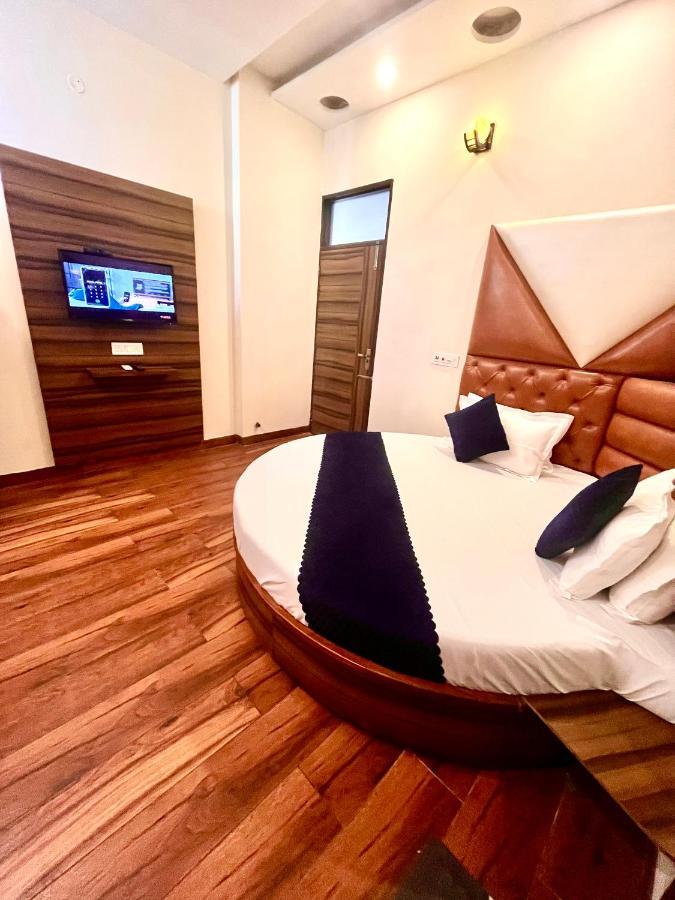 Hotel Woodcrest Zirakpur - Best Family Hotel By - A Unit Of Sidham Group Extérieur photo