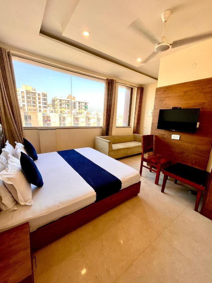 Hotel Woodcrest Zirakpur - Best Family Hotel By - A Unit Of Sidham Group Extérieur photo